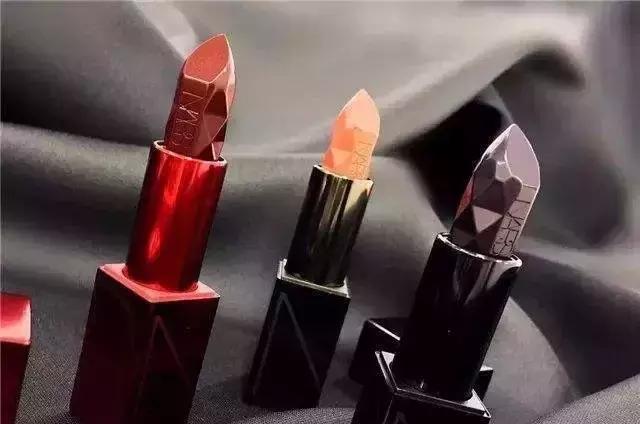 鍦h癁闄愬畾濂楄缇庡埌閫嗗ぉ,鍦h癁鏉ヤ复缇庡埌閫嗗ぉ鐨勫皬濂楄