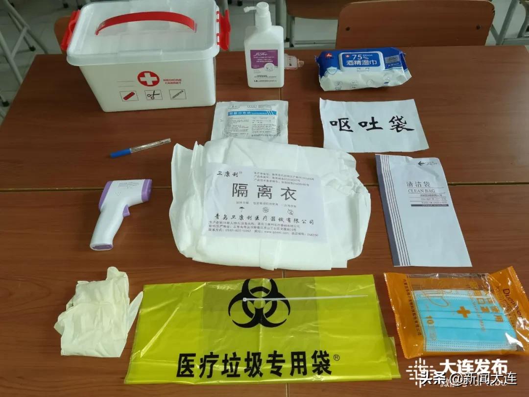 风雨中,“神兽”们返校了