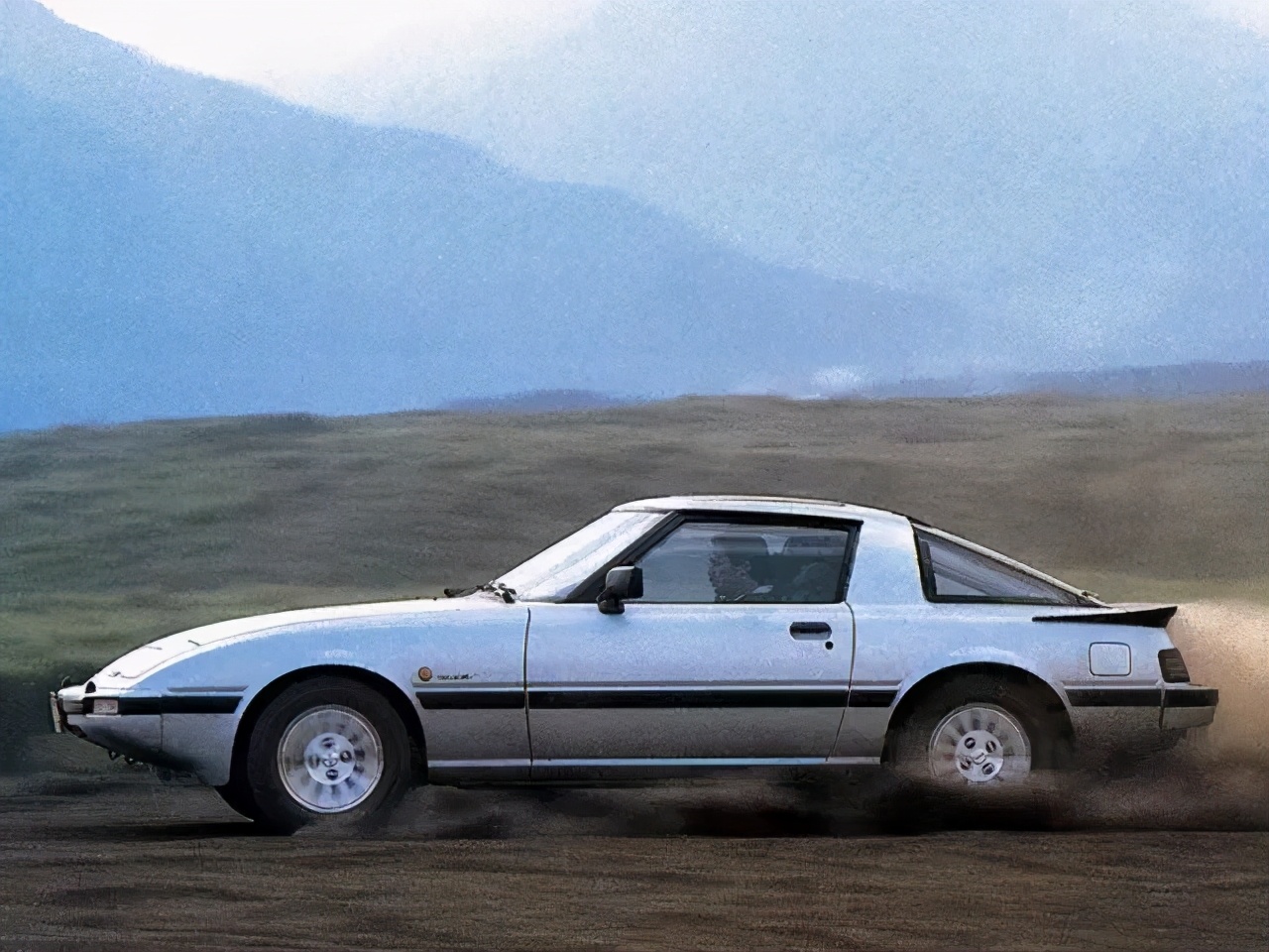 买下马自达rx-7转子引擎,马自达rx-7是转子发动机嘛