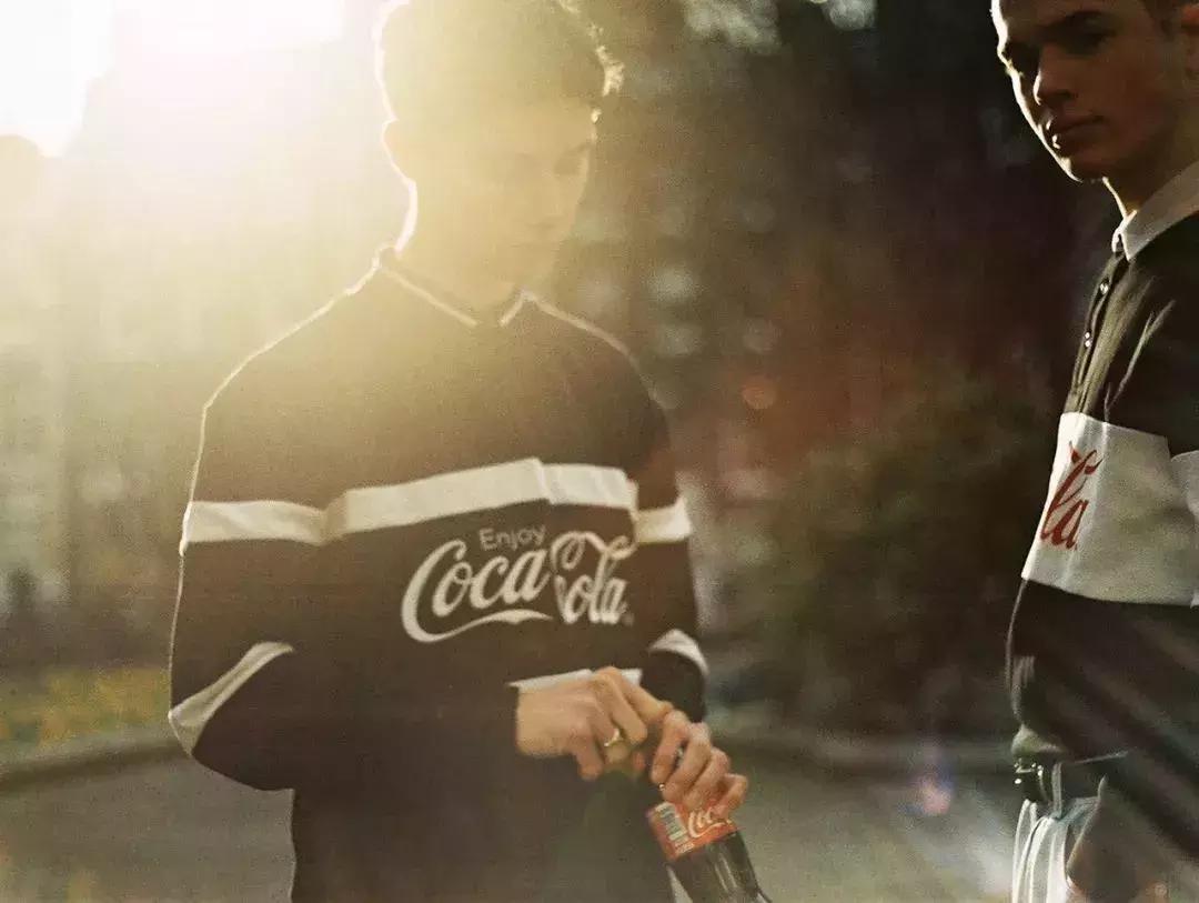 cocacola鍙ｇ孩,cocacola鍙彛鍙箰鍞囪啅