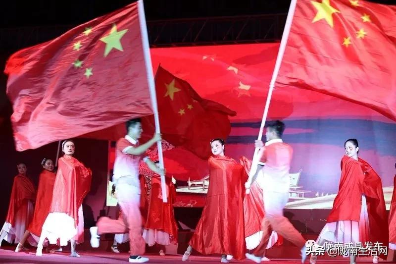 我叫成县，这是我2019年的自拍照