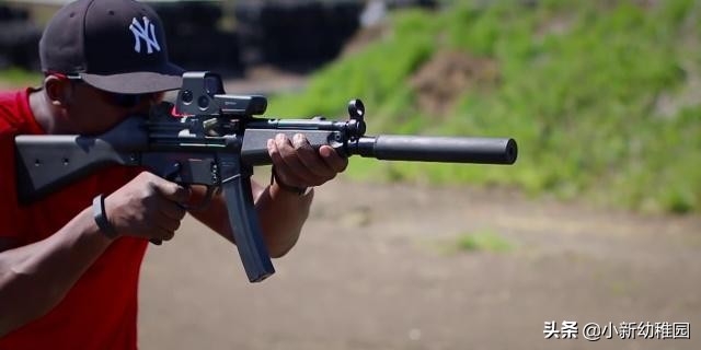 mp5冲锋枪能打死大型动物吗,反恐利器mp5弹鼓式冲锋枪