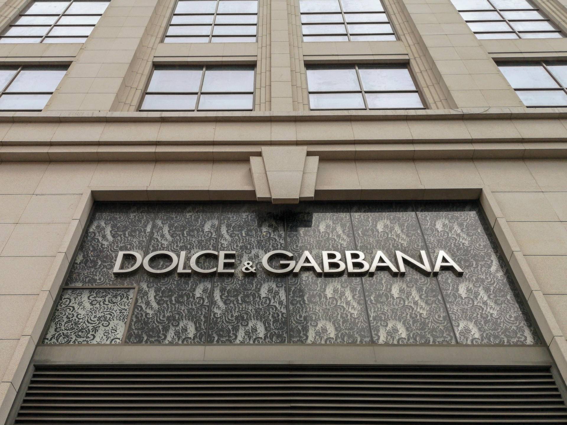 卷入辱华的4大品牌，蔻驰在华开218家门店，纪梵希盛赞中国人砸钱