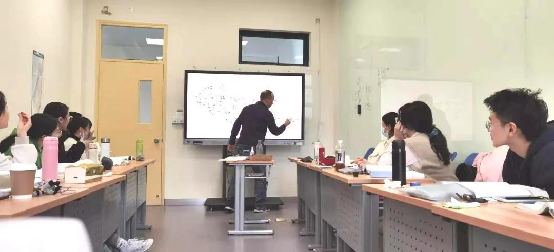 就业率超90%！外交部、新华社齐来抢人！这个被央视聚焦的专业火了！