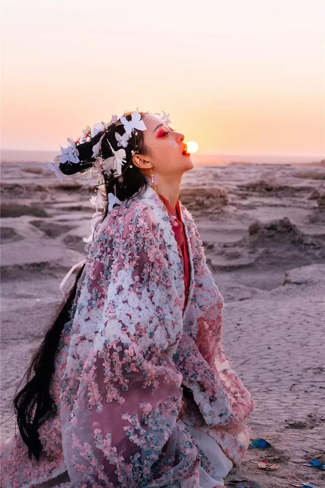 90后女孩拍稀有动物,90后女孩拍视频200万