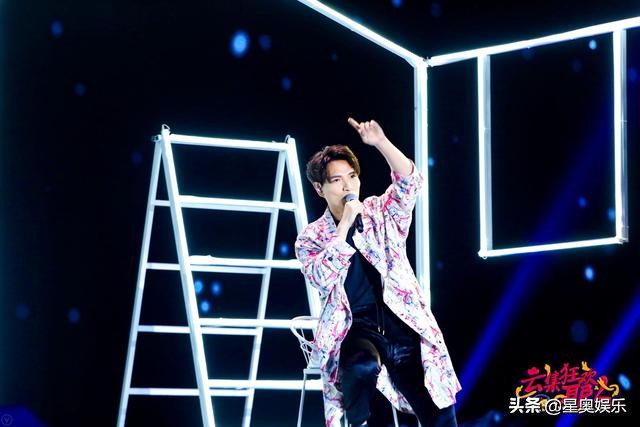 众星云集狂欢打call，线上线下一起领福利，我们可以！