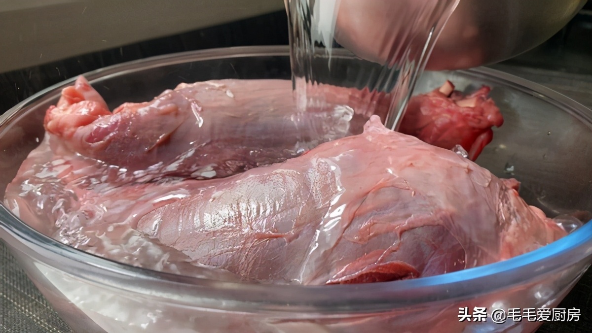 五香酱牛肉家常做法简单三步,五香酱牛肉酱香浓郁口感绝佳