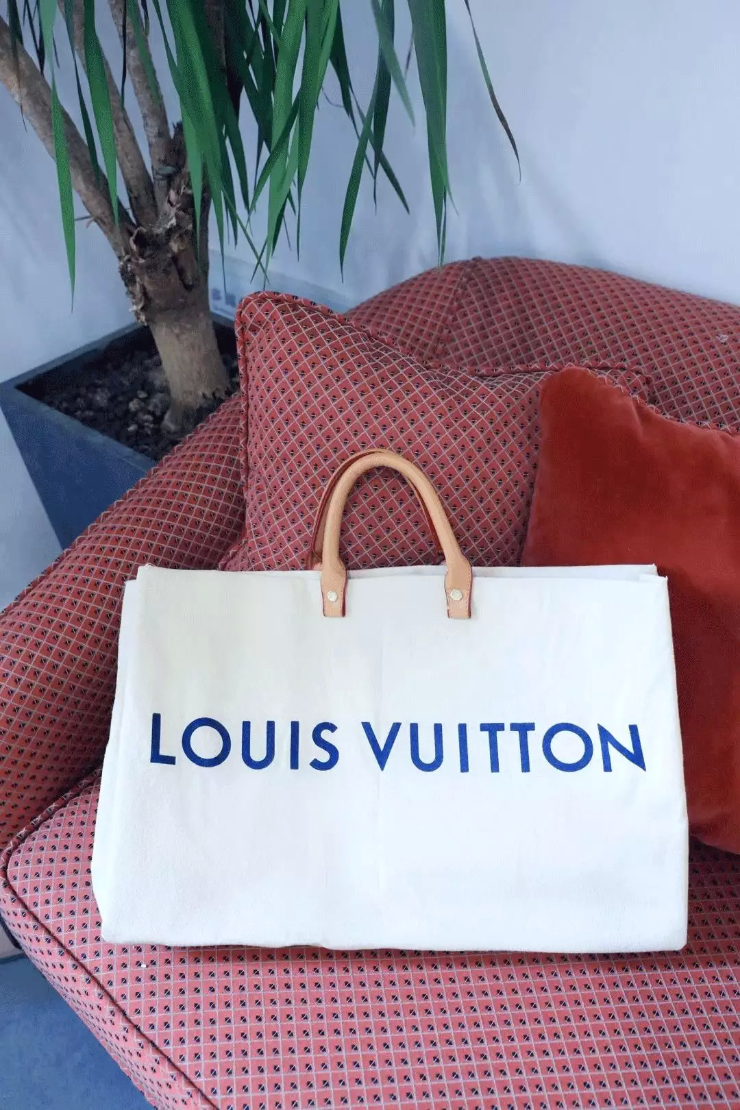 大牌包包手提袋改造教程,用买完东西的袋子改造时髦包包