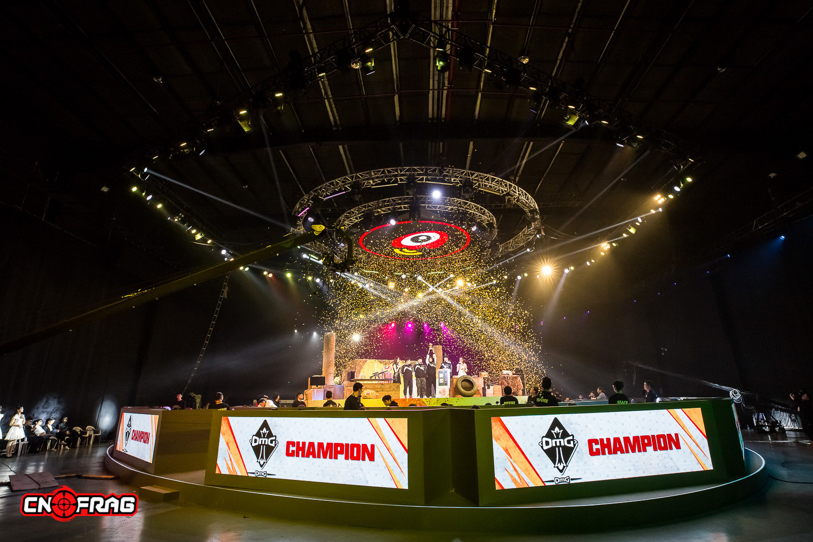 TheYearinPhotos-cnFrag2018年度电竞图片