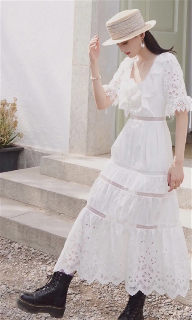 马丁靴怎么选一双搞定99%秋冬穿搭,短筒马丁靴搭配什么裤子好看