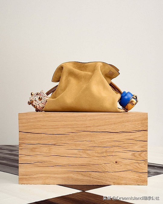 valentino鳄鱼皮女士包,valentino蝴蝶结包包