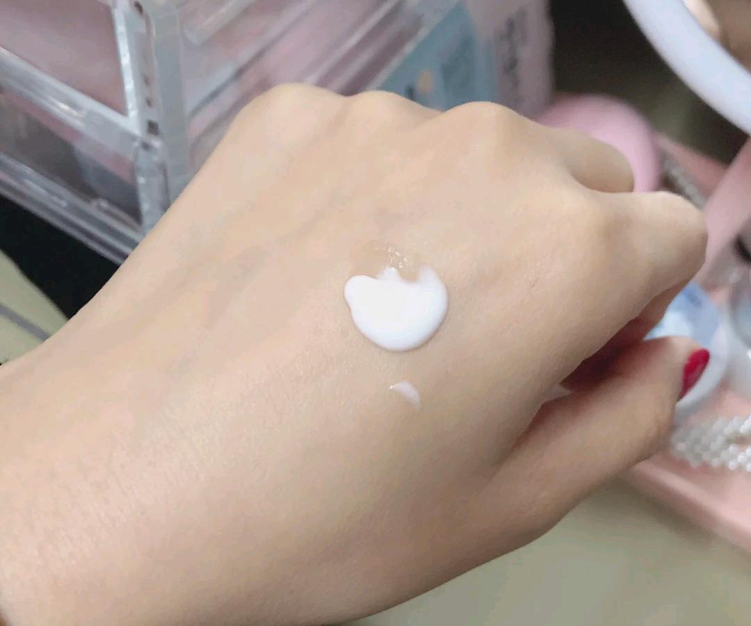 第一款大牌水乳怎么选?黛珂入门,珂润盲选不会错,不差钱用CPB