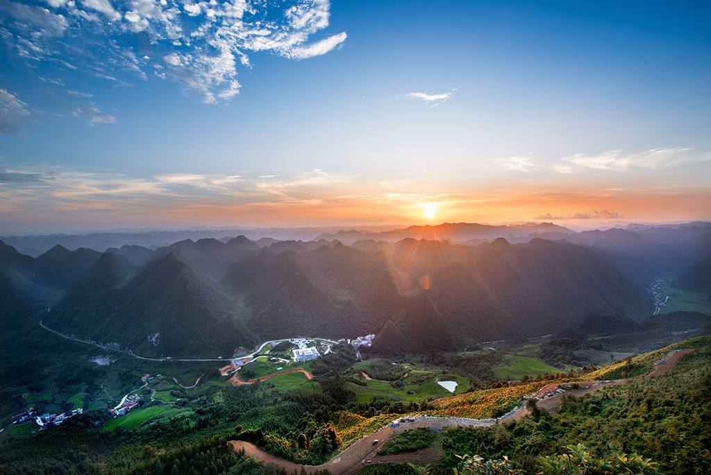 閲庡鍙戠幇鐭抽敍,鍦ㄦ繁灞遍噷鍙戠幇鐭冲櫒