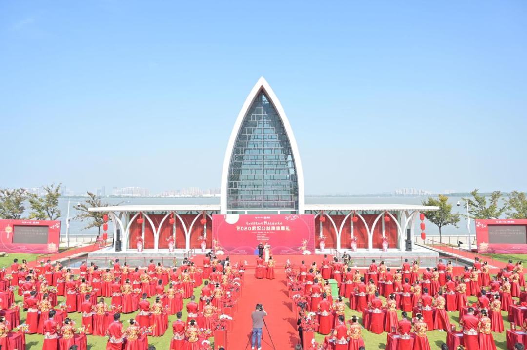 张国荣去世后梅艳芳反应,梅艳芳去世张国荣表现