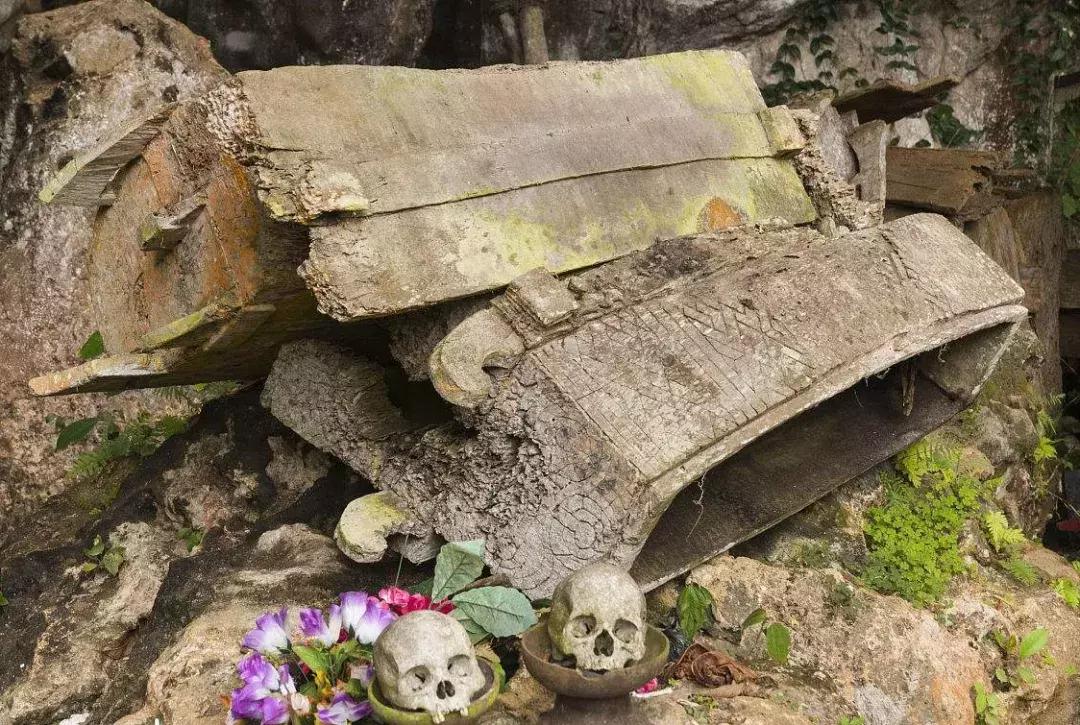 撞邪戴朱砂吊坠化解吗,撞邪密室解密