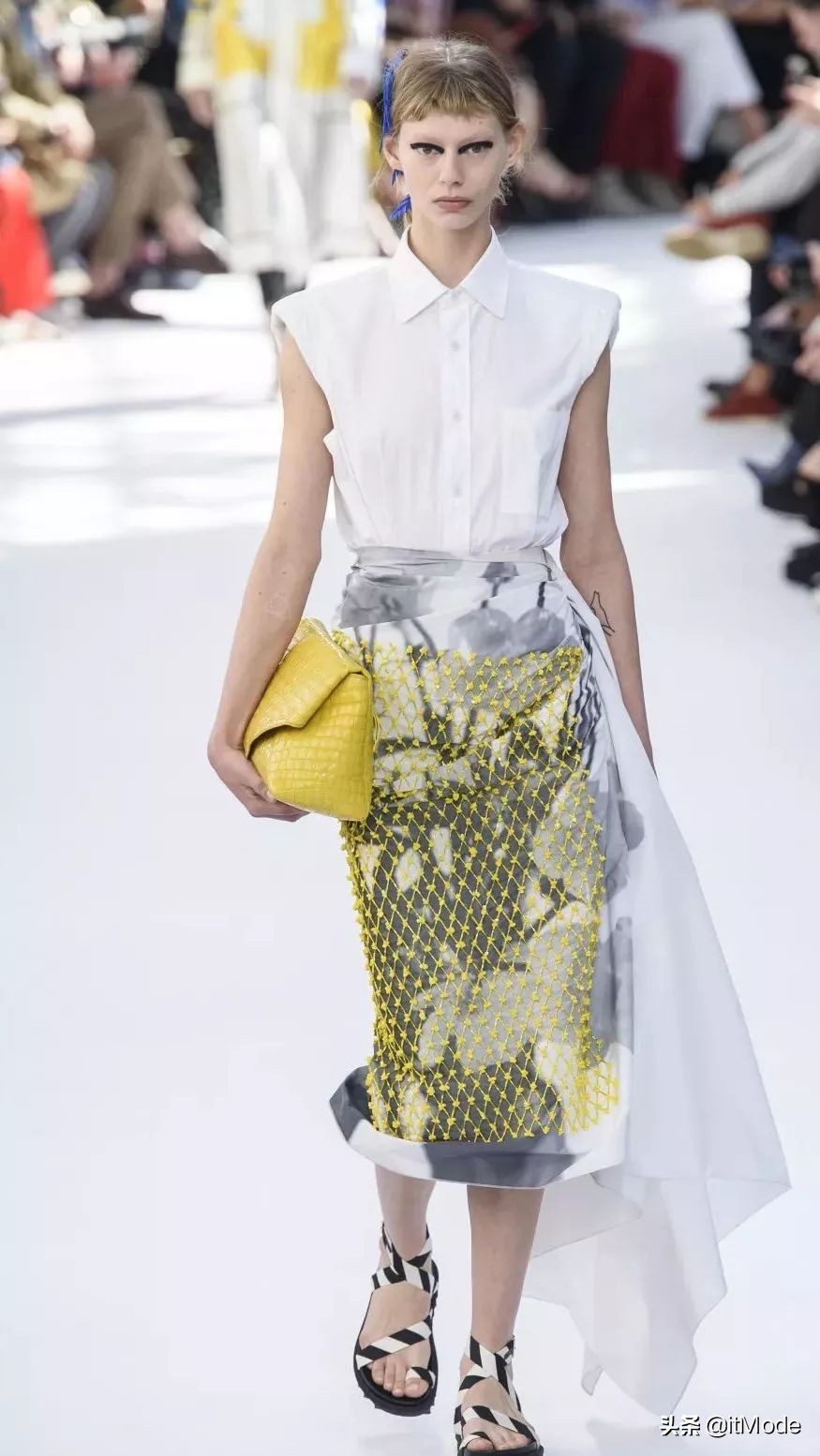 2024春夏五大流行趋势早穿早时髦,2019春夏4大流行趋势照着穿美到哭