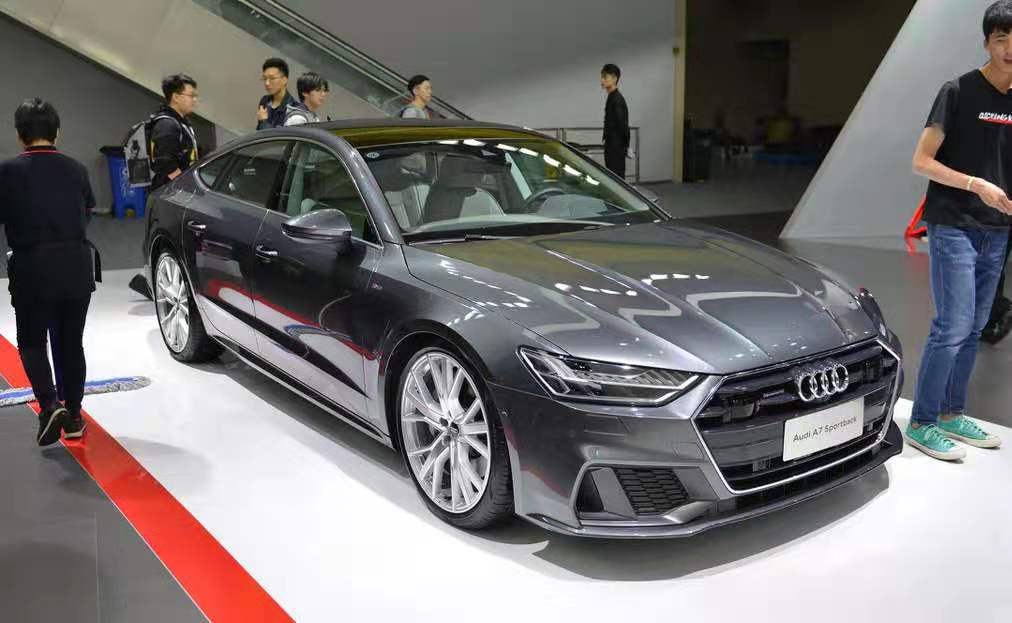 奥迪出手了！全新A7堪称轿跑颜值巅峰，近5米长，GLS真的比不过