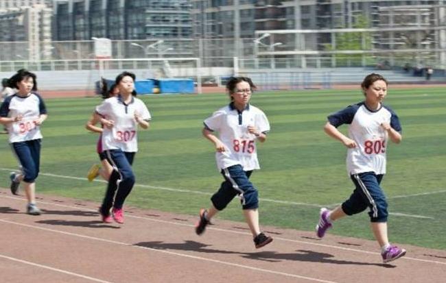 体育老师公认的“省力”跑步办法,学会以后,轻松通过体育考试