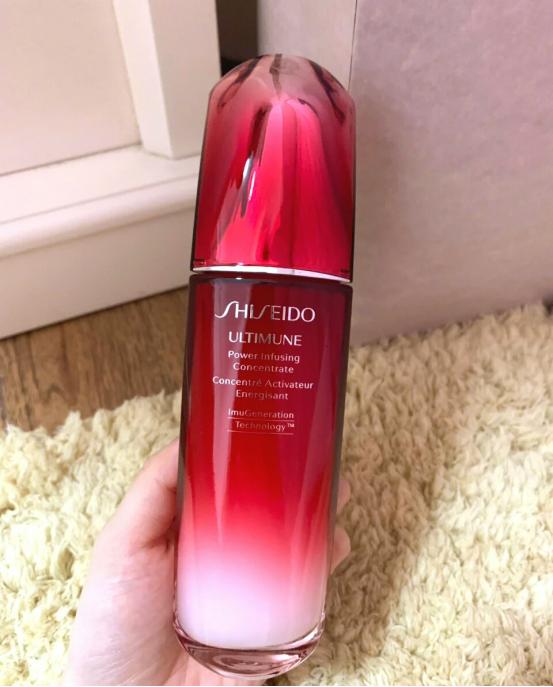 推荐一款平价的补水精华,抗氧又能抗老的精华性价比超高