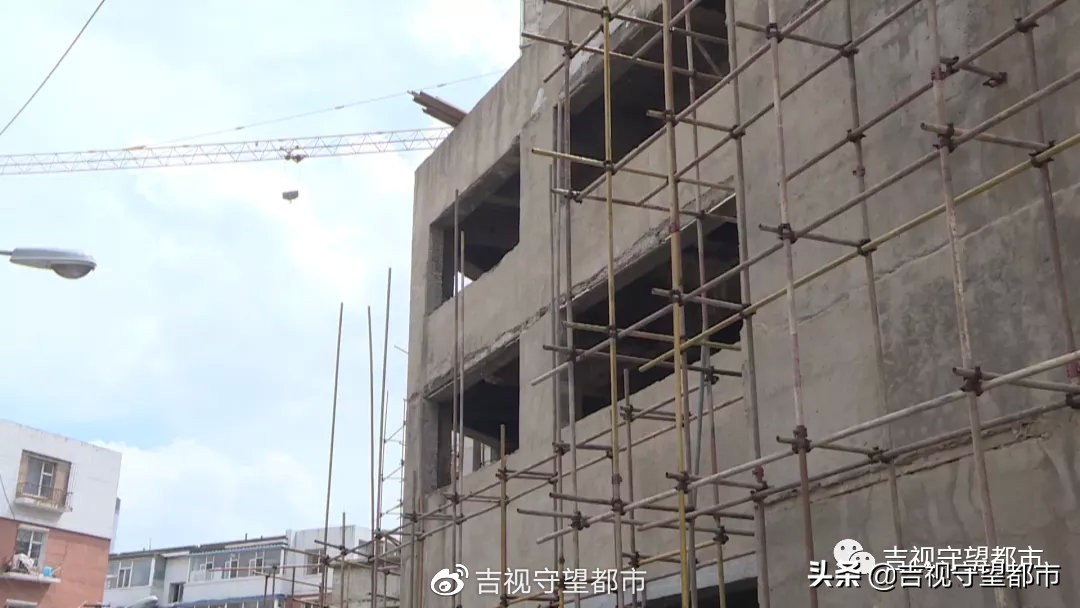 长春南湖旁边的烂尾楼,长春南湖船楼荒废事件