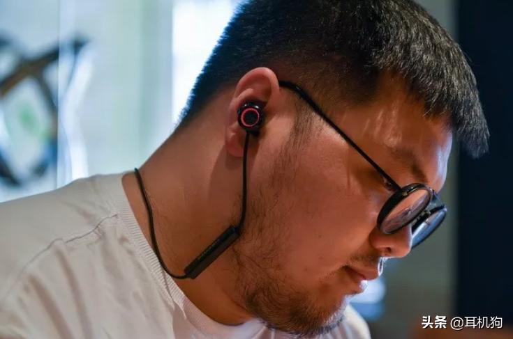 专业手游震动蓝牙耳机，漫步者HECATEGM3电竞耳机助你1秒定输赢