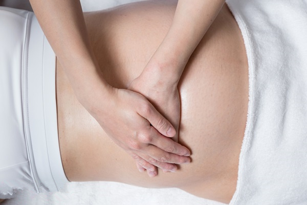 怀孕吐按摩穴位,孕妇恶心想吐按摩哪个穴位