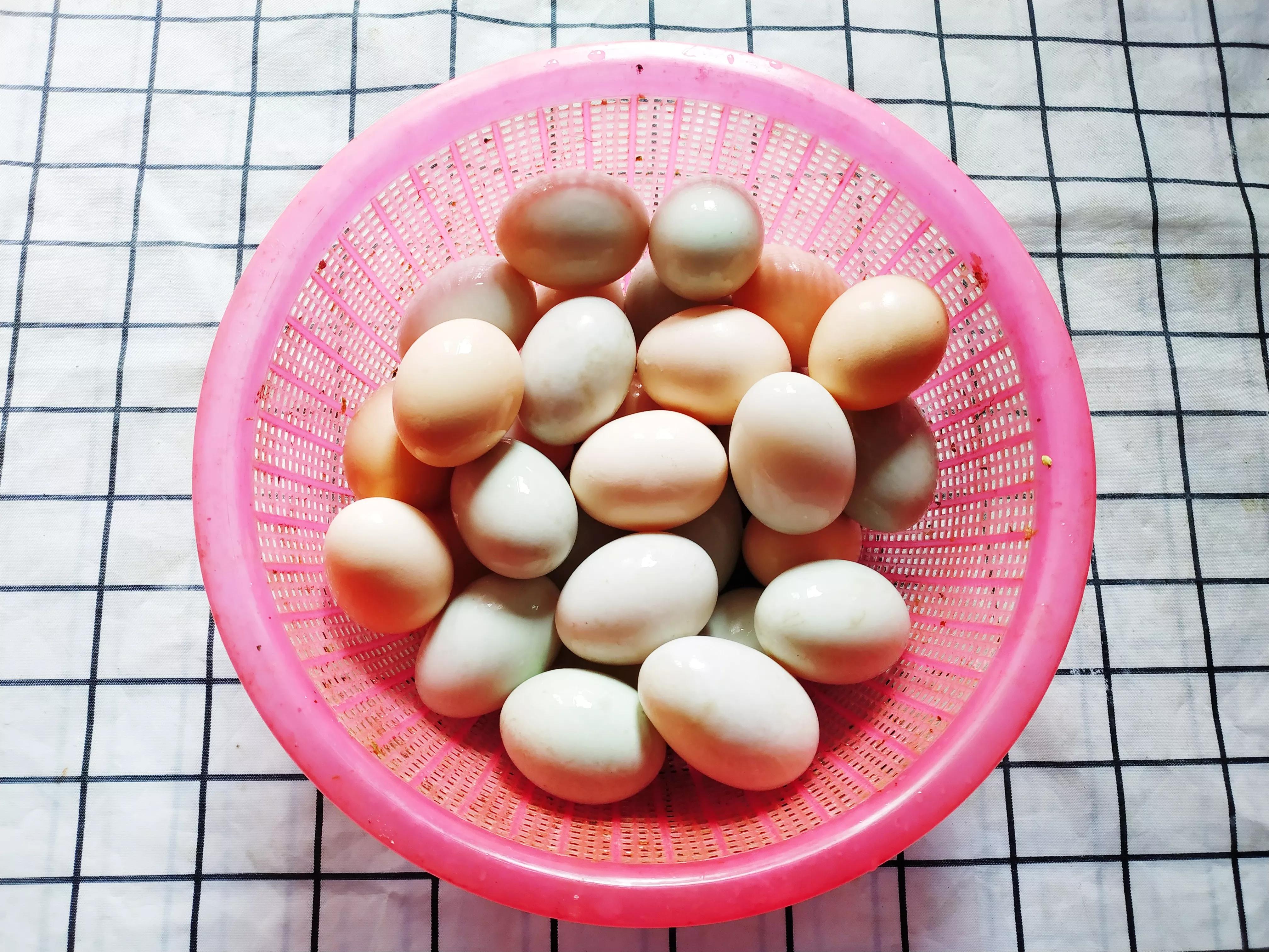 夏妈腌鸭蛋的做法,老奶奶腌鸭蛋的方法视频