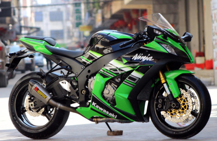 川崎zx-10rvs兰博基尼大牛,川崎大牛zx-10r极速测试