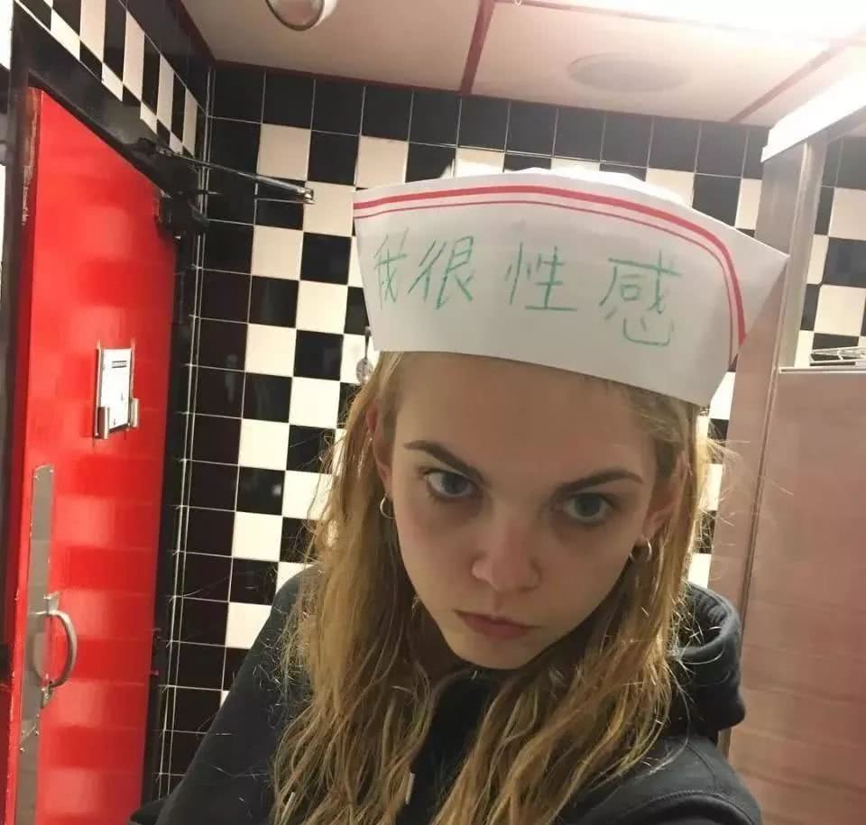 如果你曾被调侃长得像外星人，恭喜你，进军时尚圈的机会来了！