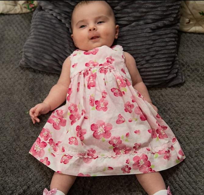 英国小孩患上怪病,英国1岁宝宝身患绝症