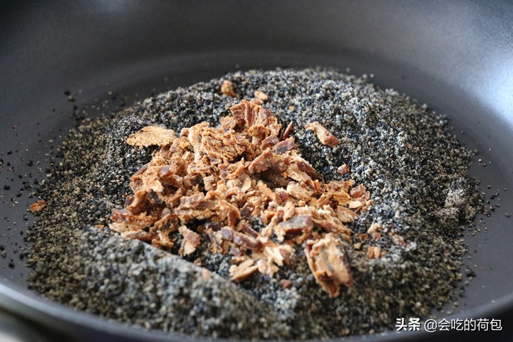 80岁奶奶常吃黑芝麻，教我家常做法，营养美味又简单，越吃越精神