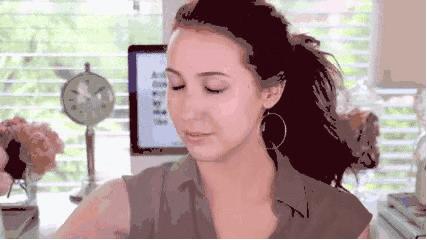 你还被卡粉浮粉困扰？4招打造服帖妆容，手残*党**也能学会