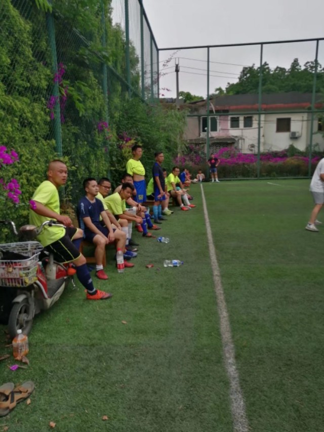 漫漫踢球路：疫情后的草根足球艰难前行，行进了派出所！