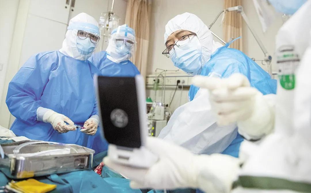 致敬我们的英雄,致敬我们的英雄前辈