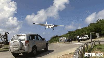 飞机降落如何对准跑道中线,飞机降落时如何精准对准中线