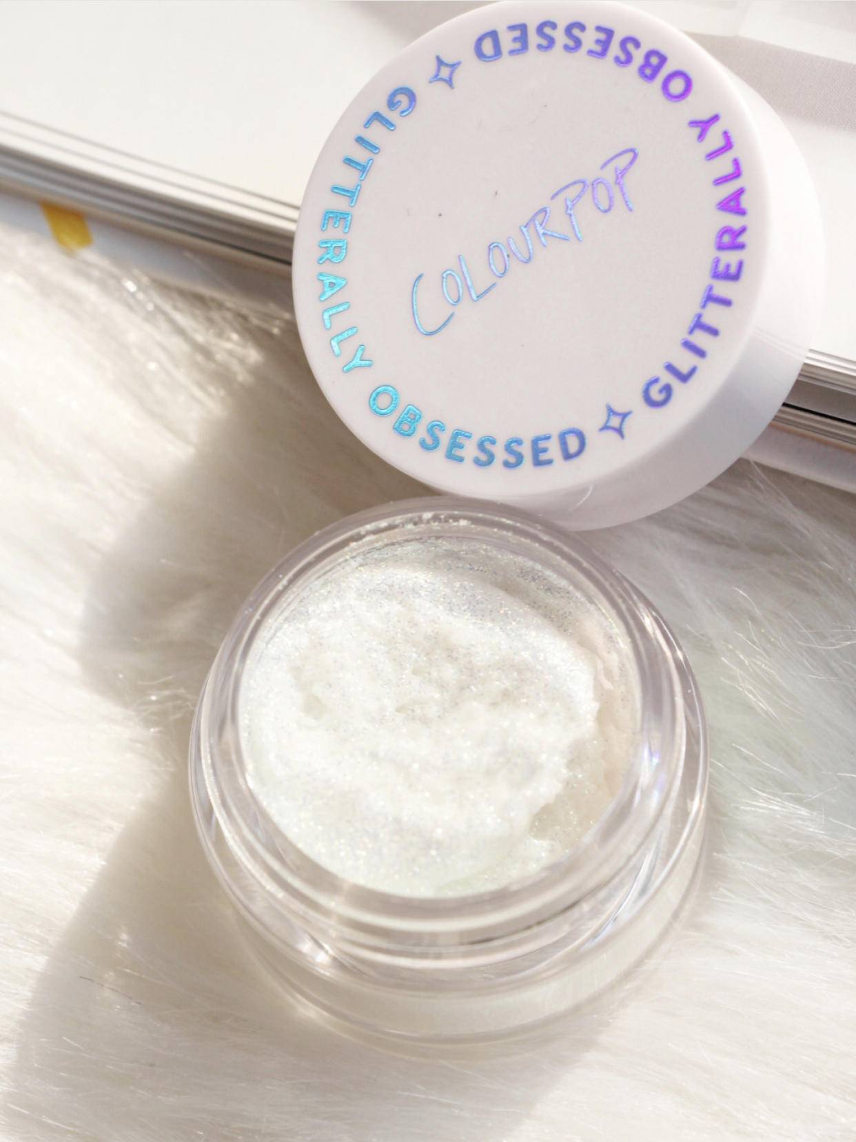 眼睛比较敏感用什么质地的眼影,眼睛凸买什么色的眼影