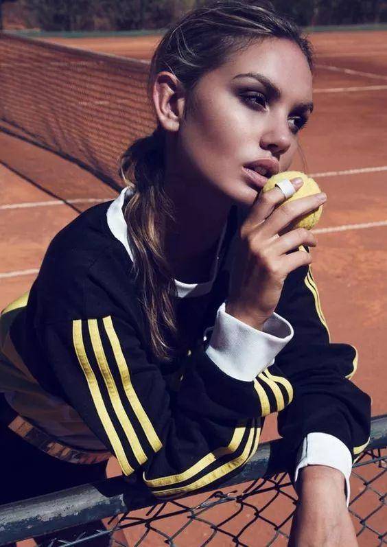 自从开始健身锻炼每天都很累,健身运动化妆