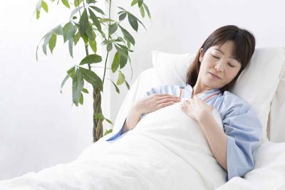 18岁女孩长时间不来姨妈,18岁女孩月经一直不完是什么原因