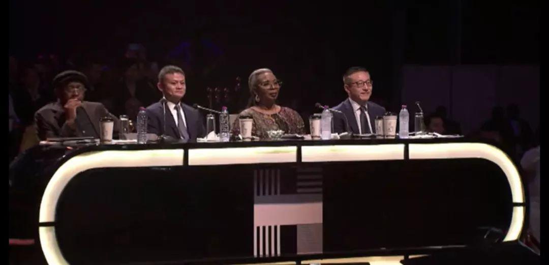 马云参加非洲电视节目，创业者争100万美元，这一票投给谁？