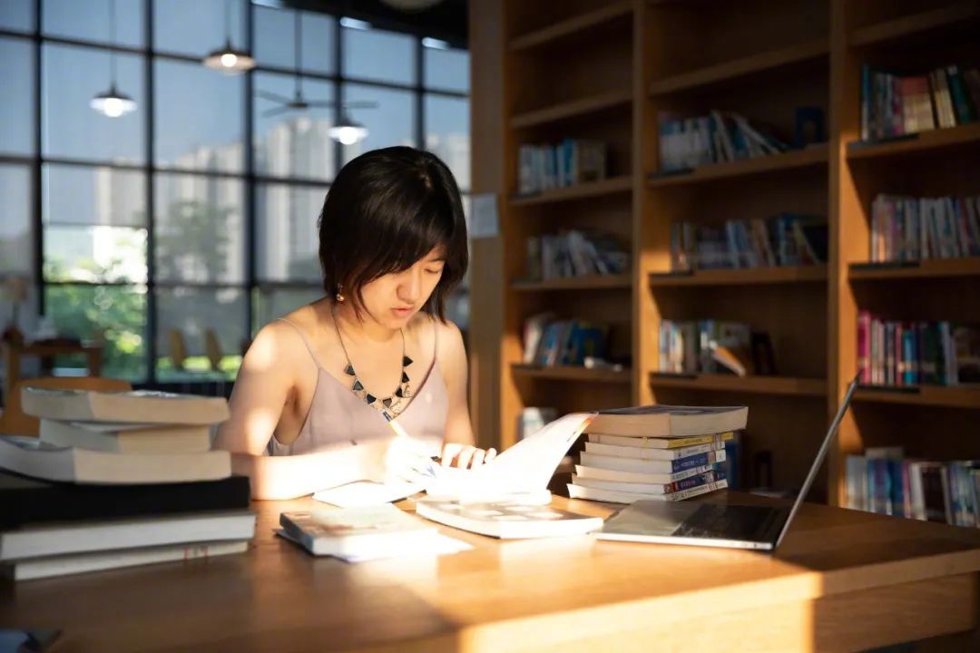 在三线小城市工作好吗,回到三线城市生活