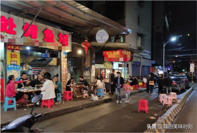 最火爆的万州烤鱼,万州最正宗的烤鱼