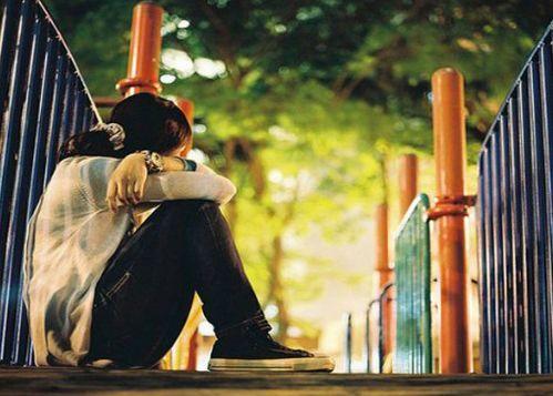 殴打父母、孤僻自闭的双相情感障碍女孩能否成功自救？