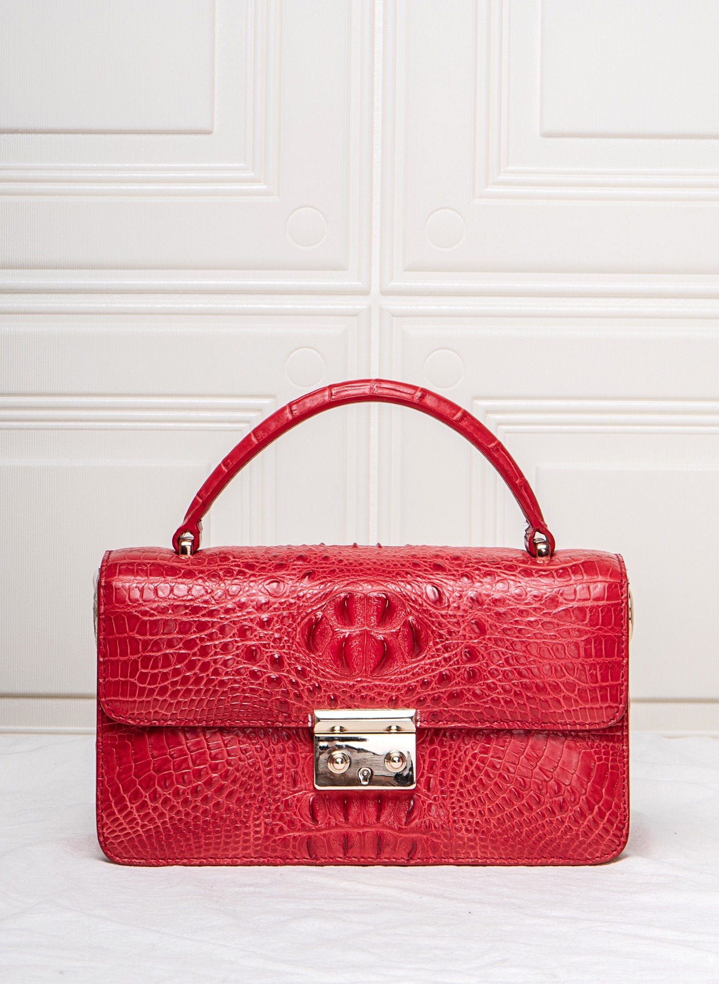 鳄鱼皮一般是多少钱,鳄鱼皮价格一览表