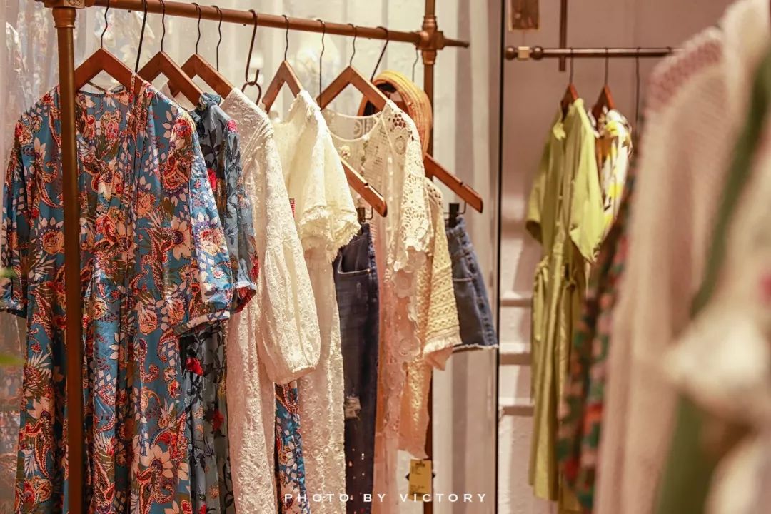 喜茶、和府捞面、兰巴赫……齐聚曲江老牌商场，等你Pick！