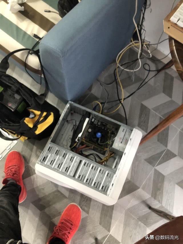 表哥的电脑配置怎么样,表哥家的电脑