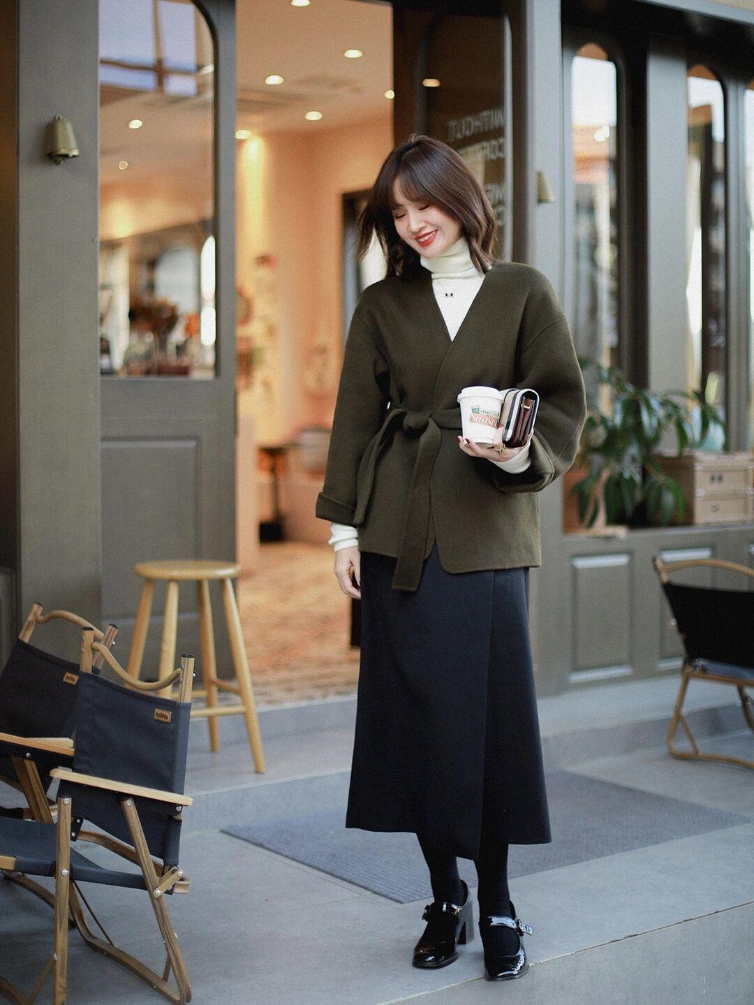 今春穿这4件薄外套好看撩人,这几款外套简单搭配帅气显年轻