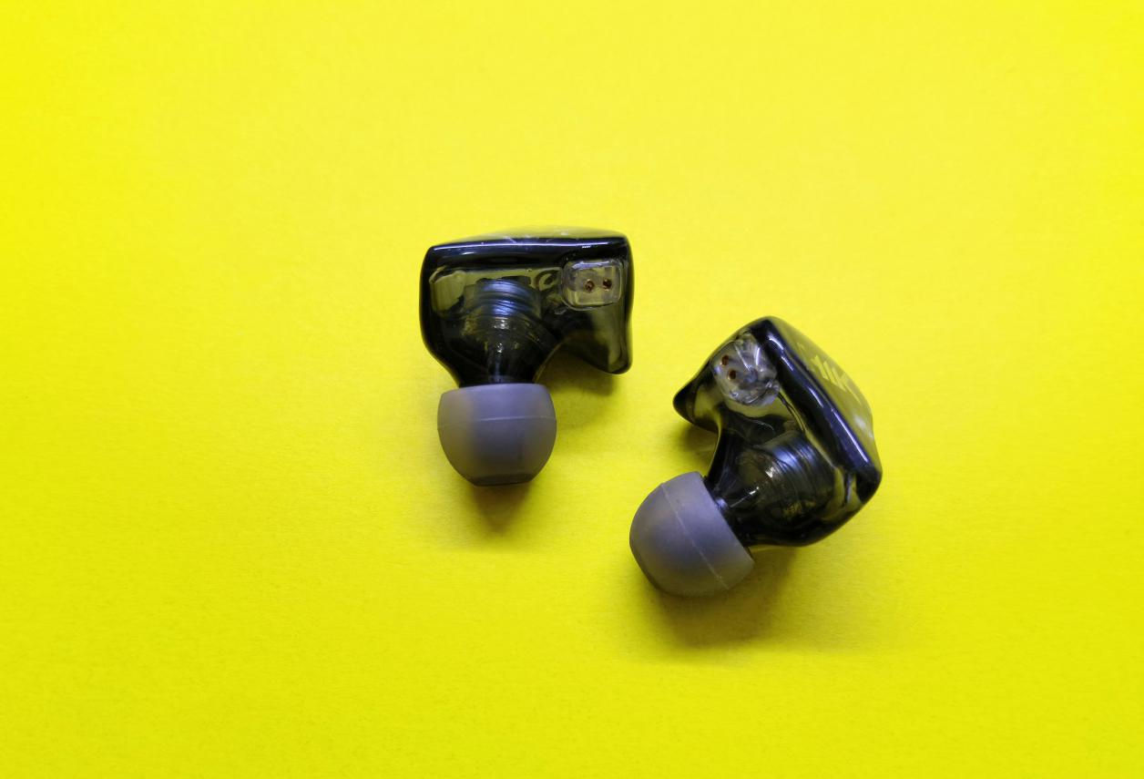 HIKS1耳机上手评测：科技与艺术共存