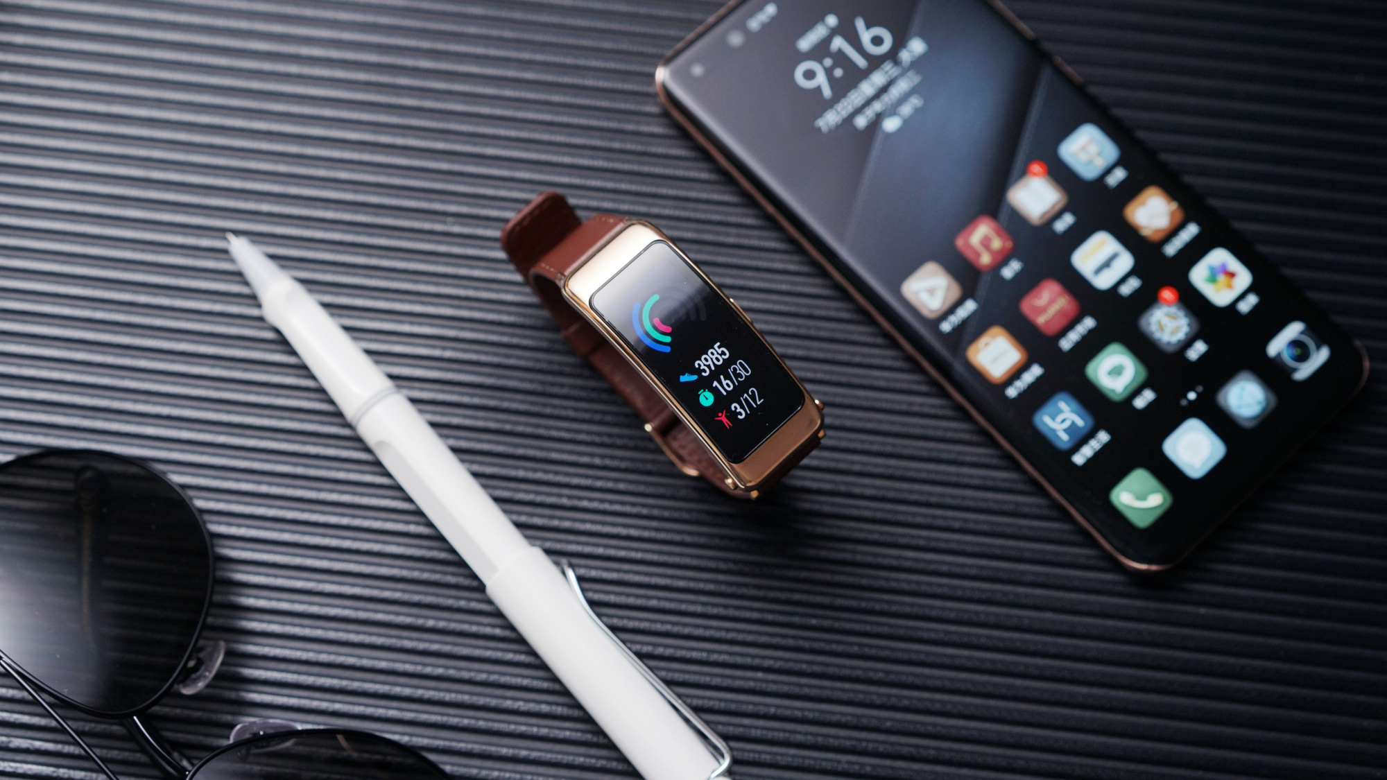 华为手环b6对比荣耀手环6,华为手环b6测评