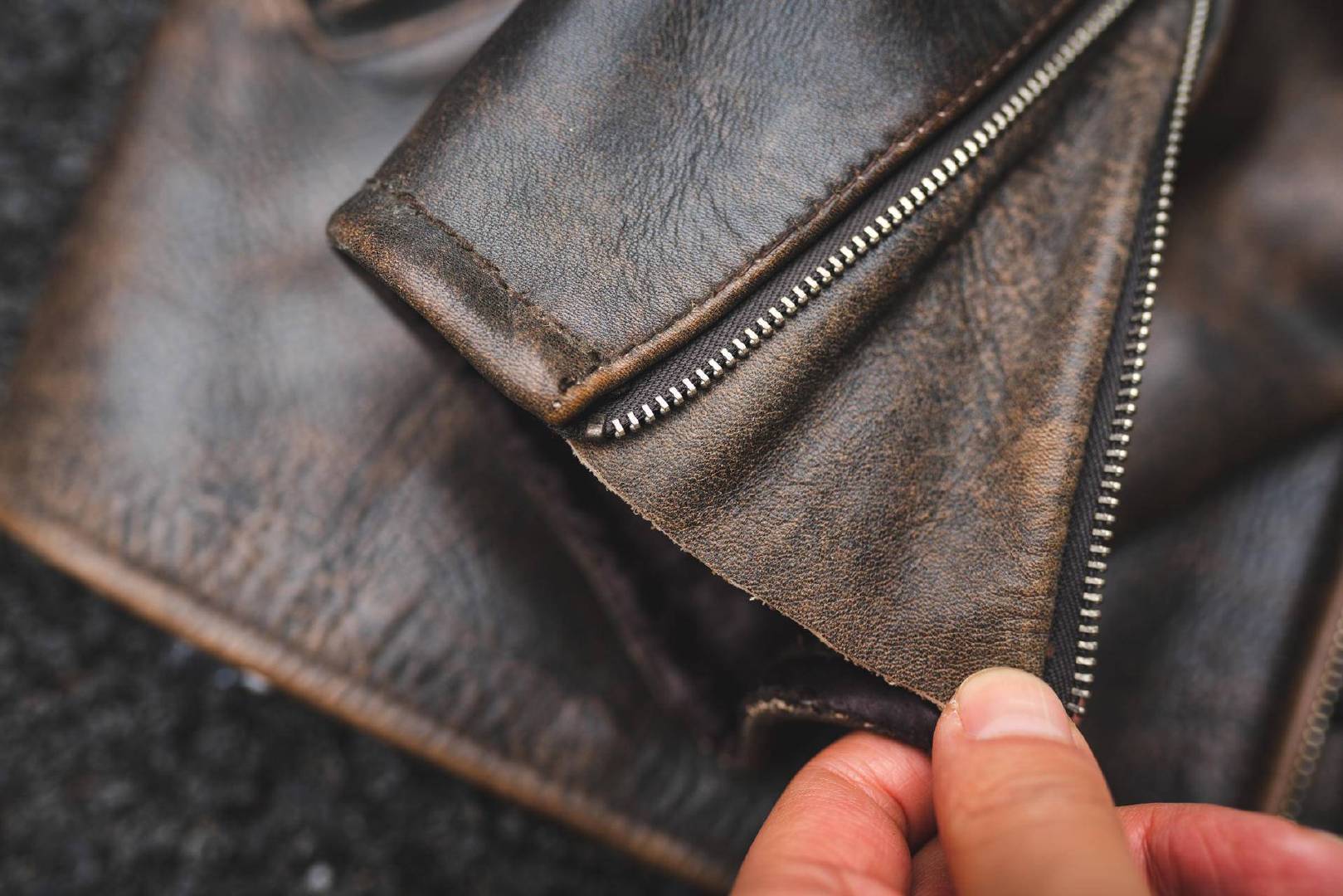 男小牛皮翻毛皮复古做旧皮衣,牛皮复古做旧皮衣男中长款