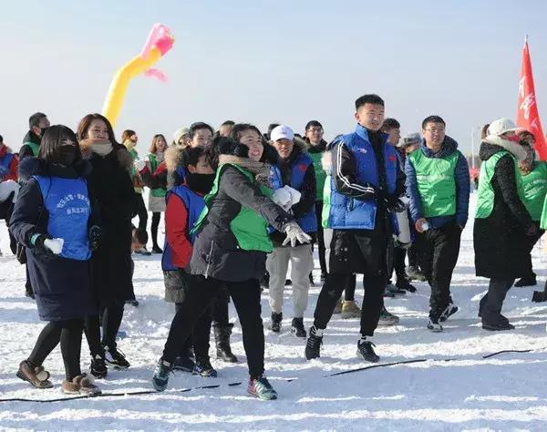 冰上龙舟赛火热开赛,冰上龙舟赛事视频